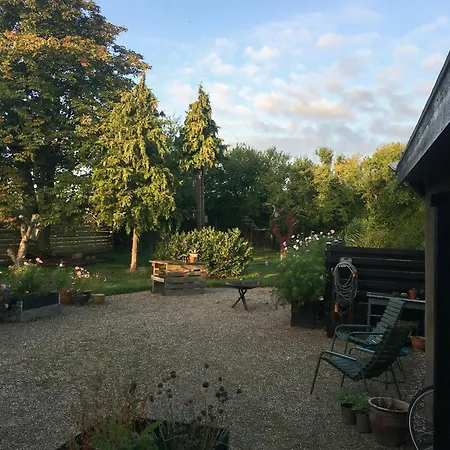 Сasa de vacaciones Cozy Artist's House On Scenic Lolland *