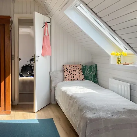Cozy Artist's House On Scenic Lolland Сasa de vacaciones *